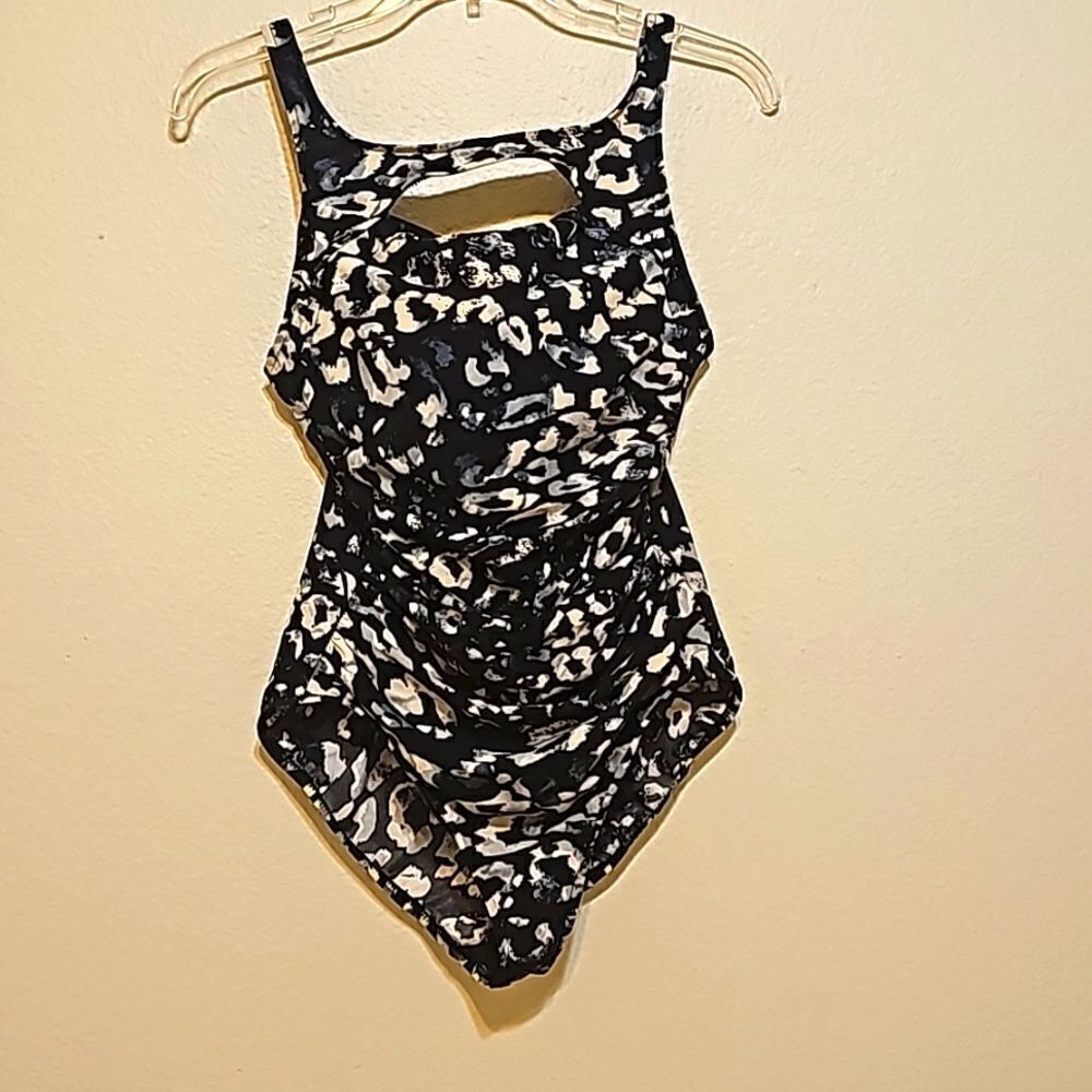 Magicsuit leopard print ruched cutout one piece swimsuit Size 6